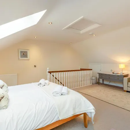 4 Bed In Oc-s36004 Hawes