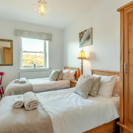 4 Bed In Oc-s36004