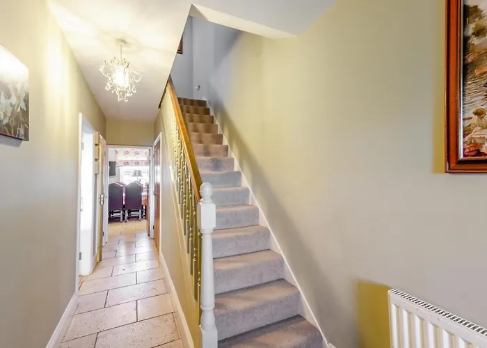 4 Bed In Oc-s36004 Holiday home *